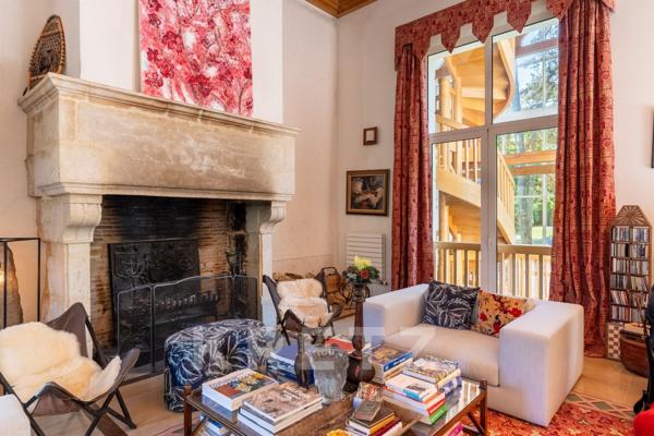 Propriété d’Exception en Bord de Seine