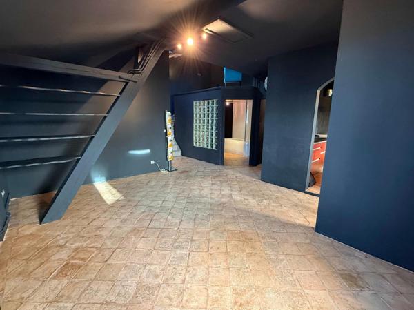 Mulhouse centre-ville – Appartement T3 atypique avec grande terrasse de 22m2 et cave