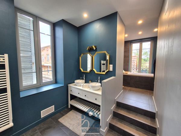 Maison 9 pièce(s) 5 chambre(s) 240 m²