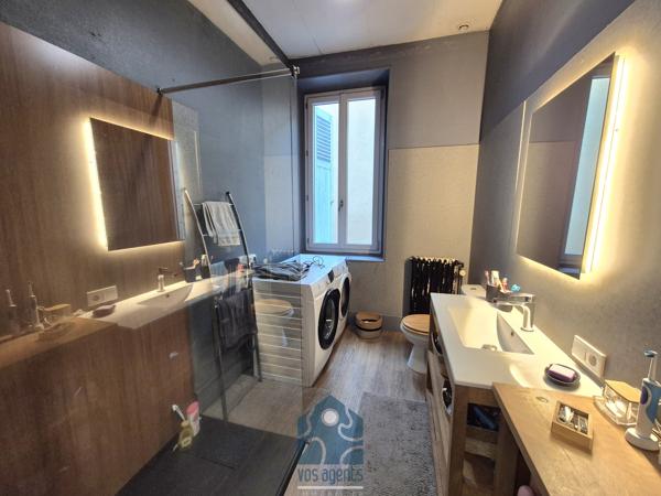 Maison 9 pièce(s) 5 chambre(s) 240 m²