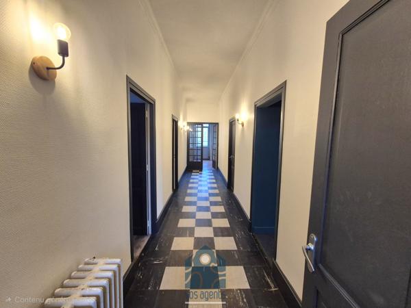 Maison 9 pièce(s) 5 chambre(s) 240 m²