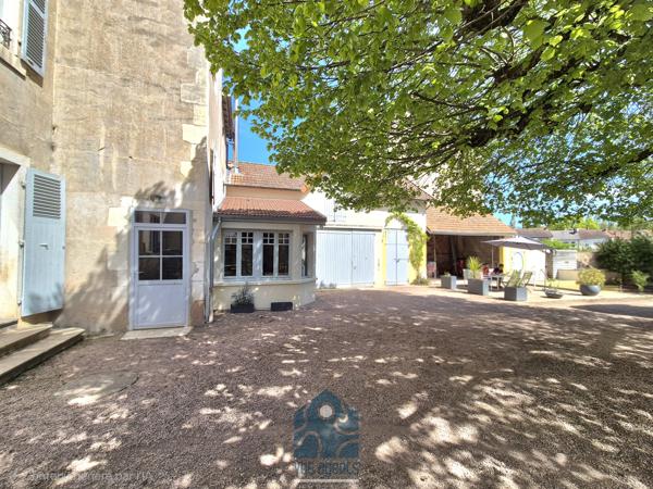 Maison 9 pièce(s) 5 chambre(s) 240 m²