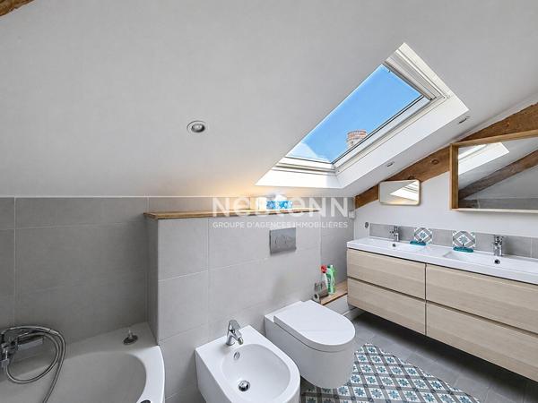Golfe-Juan Duplex 4 pièces de charme avec vue mer, terrasse et faibles charges