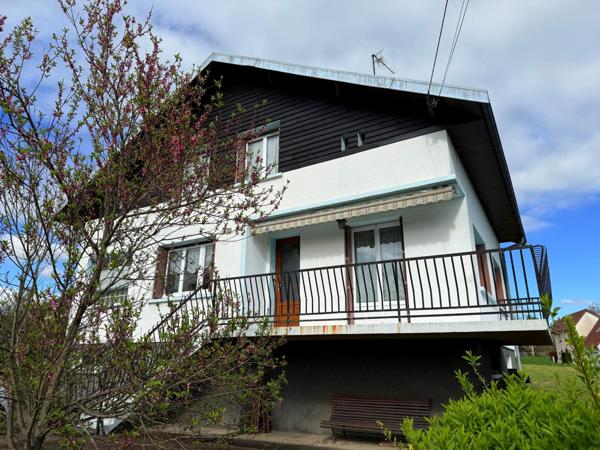 Maison de 131 m2 sur sous-sol, 4 ch, terrain de 2000 m2.