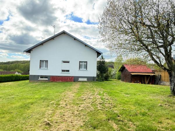Maison de 131 m2 sur sous-sol, 4 ch, terrain de 2000 m2.