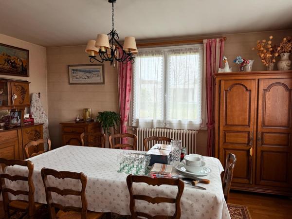 Maison de 131 m2 sur sous-sol, 4 ch, terrain de 2000 m2.