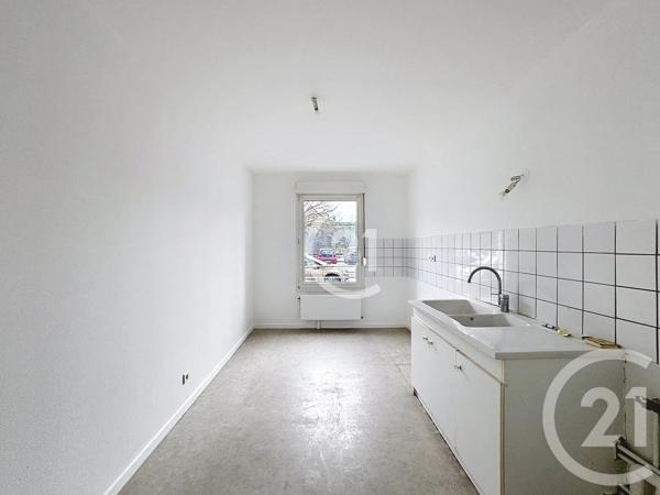 Appartement F3 à vendre  3 pièces - 63 m 2   BELFORT  - 90