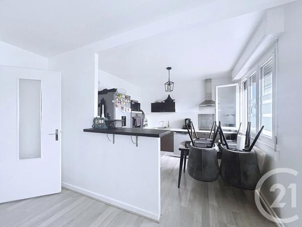 Appartement F3 à vendre  3 pièces - 63 m 2   BELFORT  - 90