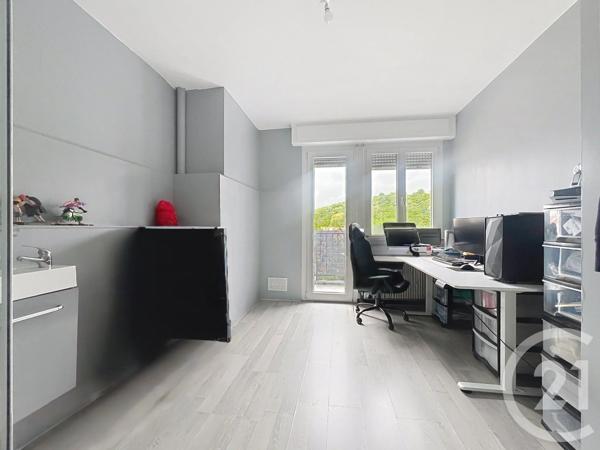 Appartement F3 à vendre  3 pièces - 63 m 2   BELFORT  - 90