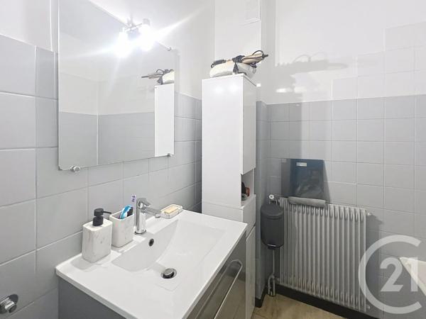 Appartement F3 à vendre  3 pièces - 63 m 2   BELFORT  - 90