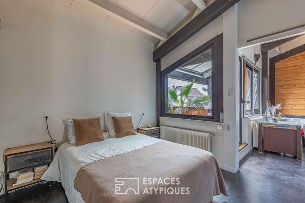 Maison d’architecte à ossature bois avec extérieur et garage