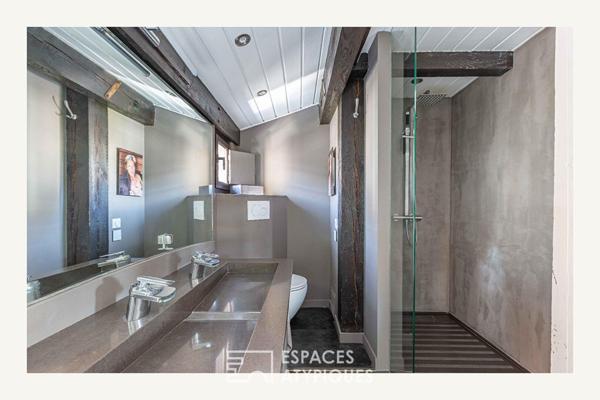 Maison d’architecte à ossature bois avec extérieur et garage