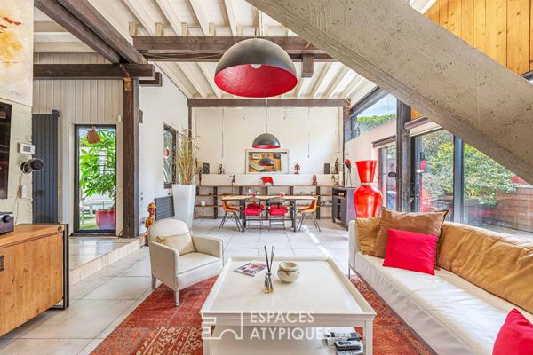 Maison d’architecte à ossature bois avec extérieur et garage