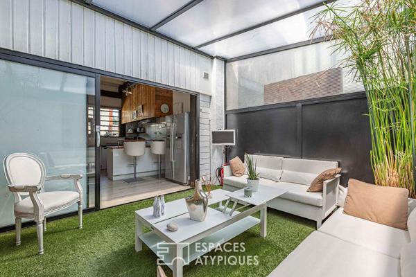 Maison d’architecte à ossature bois avec extérieur et garage
