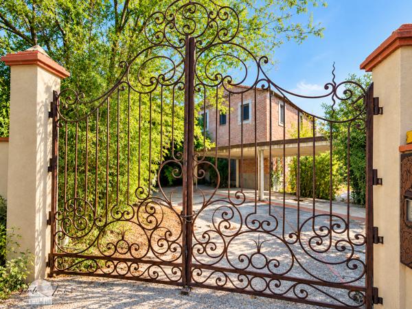 EXCEPTIONNEL MAS DE CARACTÈRE – ANCIEN CHAI – 425 M² HABITABLES – 1 257 M² DE TERRAIN – AUX PORTES DE PERPIGNA
