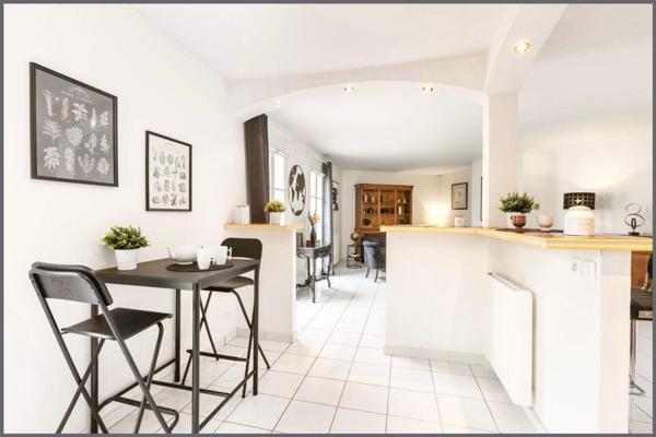 Centre de Houdan à pied, au calme, avec jardin et garage