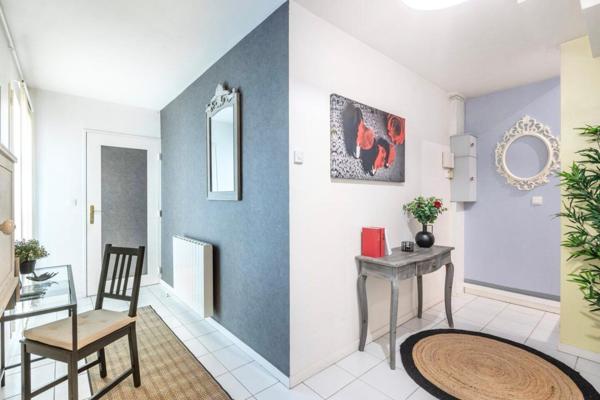 Centre de Houdan à pied, au calme, avec jardin et garage