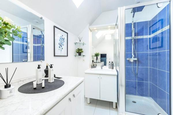 Centre de Houdan à pied, au calme, avec jardin et garage