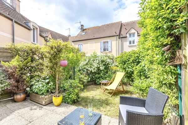 Centre de Houdan à pied, au calme, avec jardin et garage