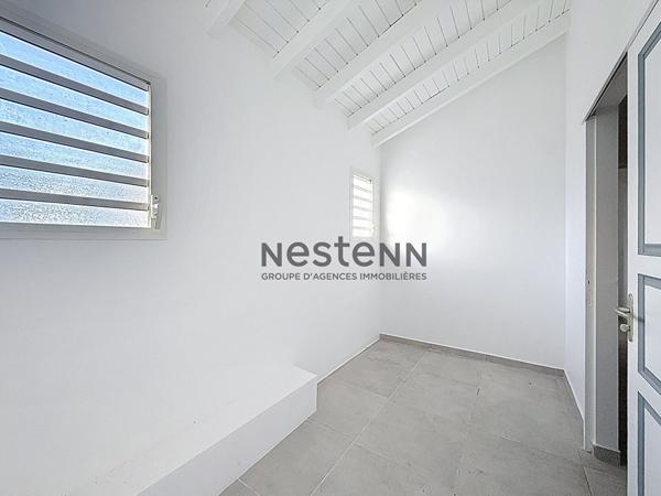 A VENDRE VILLA F4 DE 144 M² AVEC PISCINE A PROVIDENCE AUX ABYMES