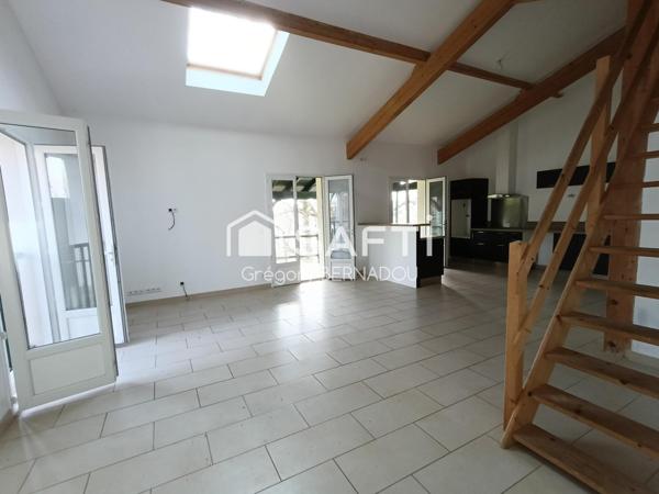 Au calme, en pleine nature, nichée dans la forêt