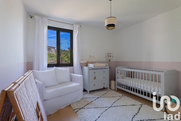 Appartement 3 pièces de 89 m² à Villeneuve-Loubet (06270)