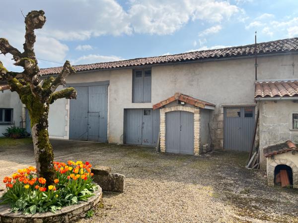 Maison à vendre à Ruffec (16700) - Charente