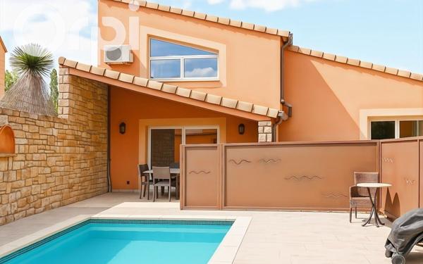 Maison à vendre    6 pièces •  Villeneuve-de-Berg