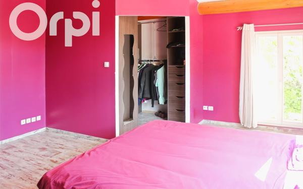 Maison à vendre    6 pièces •  Villeneuve-de-Berg