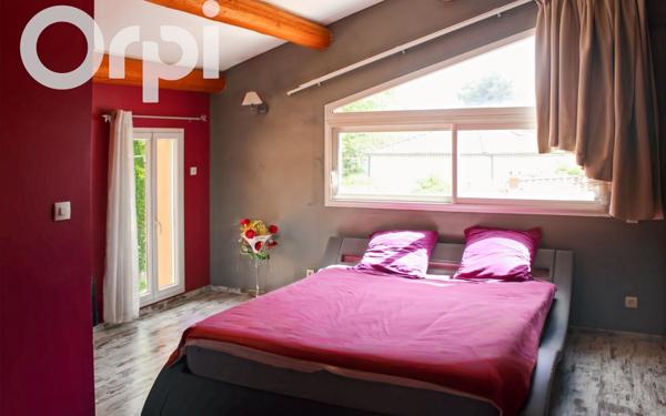 Maison à vendre    6 pièces •  Villeneuve-de-Berg