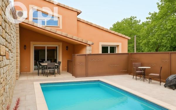 Maison à vendre    6 pièces •  Villeneuve-de-Berg