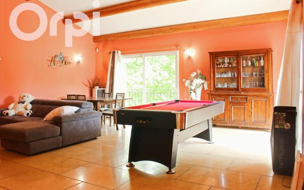 Maison à vendre    6 pièces •  Villeneuve-de-Berg