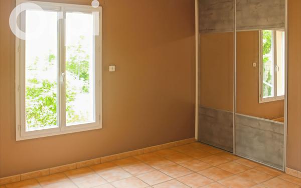 Maison à vendre    6 pièces •  Villeneuve-de-Berg