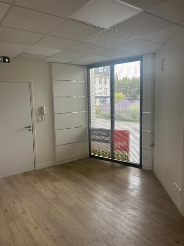 EXCLUSIVITE - BUREAUX REFAITS A NEUF - A LOUER - 50 m2 - CENTRE VILLE DE SOISSONS