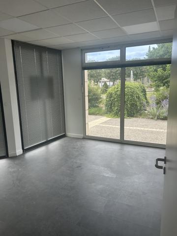 EXCLUSIVITE - BUREAUX REFAITS A NEUF - A LOUER - 50 m2 - CENTRE VILLE DE SOISSONS