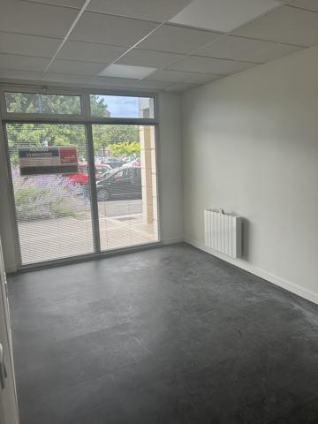 EXCLUSIVITE - BUREAUX REFAITS A NEUF - A LOUER - 50 m2 - CENTRE VILLE DE SOISSONS