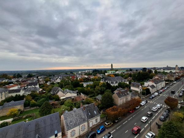 APPARTEMENT AVEC  VUE SUR LOIRE