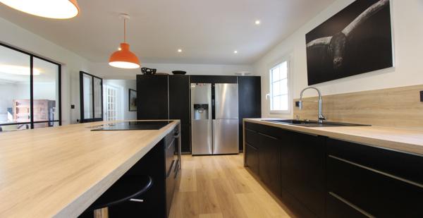 UNE BELLE DEMEURE À LA RÉNOVATION QUALITATIVE. - L'agence Immobilier & Associés