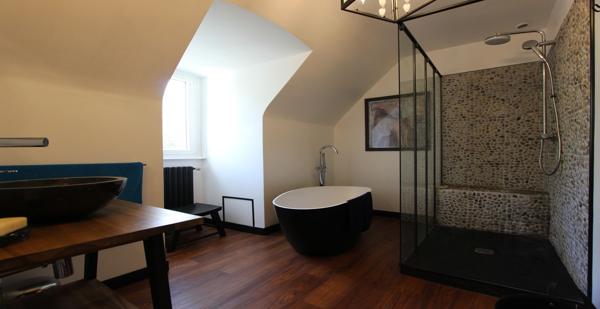 UNE BELLE DEMEURE À LA RÉNOVATION QUALITATIVE. - L'agence Immobilier & Associés