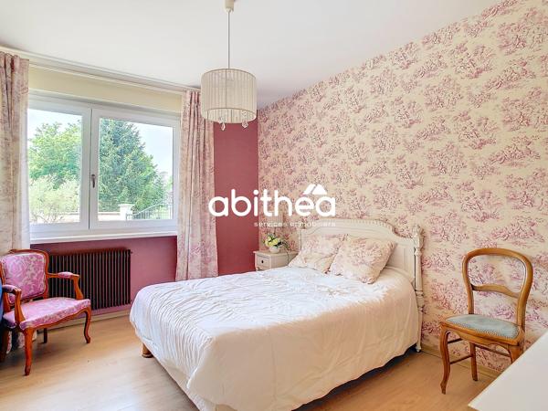 MAISON AGREABLE de 230 m2