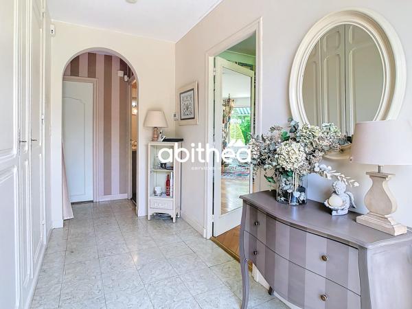 MAISON AGREABLE de 230 m2