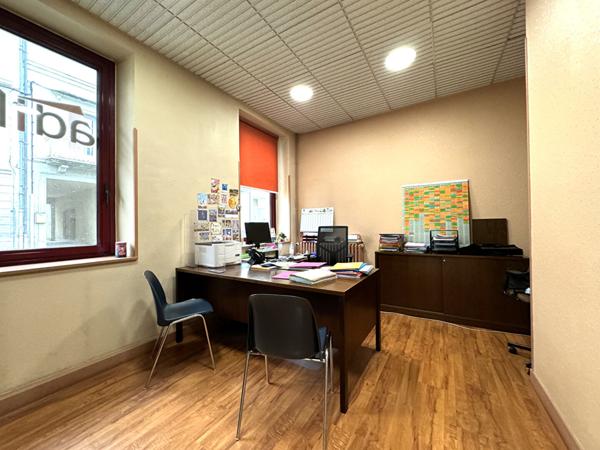 A vendre, plein centre ville de Périgueux, superbe Immeuble de 237 m² sur 4 niveaux