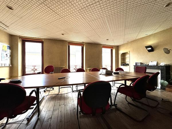 A vendre, plein centre ville de Périgueux, superbe Immeuble de 237 m² sur 4 niveaux