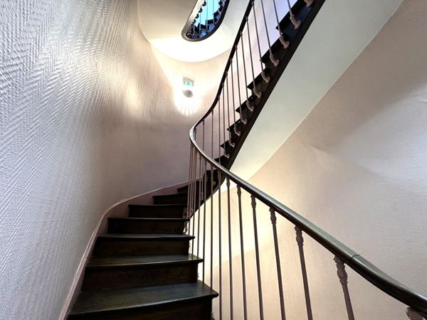 A vendre, plein centre ville de Périgueux, superbe Immeuble de 237 m² sur 4 niveaux