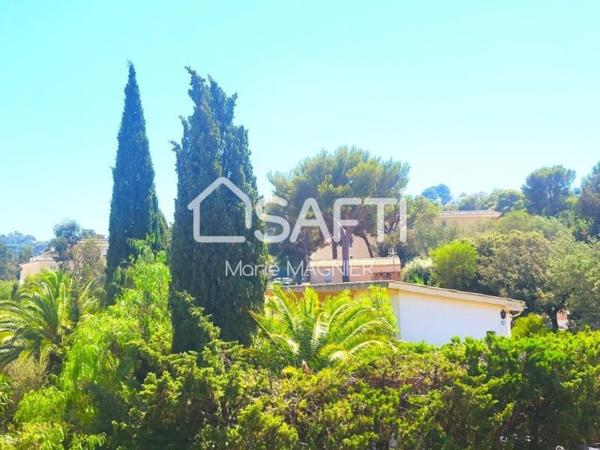 A RENOVER à votre goût -Tout à pied pour ce grand T2 de 47m2 avec balcon dans une résidence sécurisée et recherchée - centre-ville de CAVALAIRE s/mer !