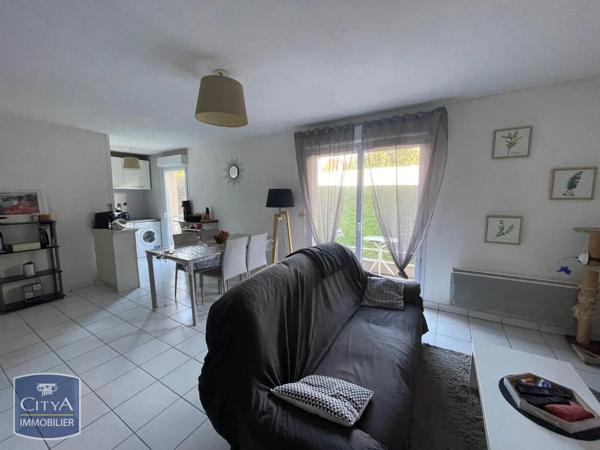 Appartement à louer 2 pièces 47.39m² Lons (64140)