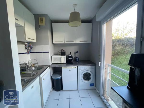 Appartement à louer 2 pièces 47.39m² Lons (64140)