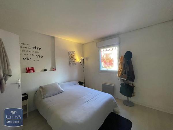 Appartement à louer 2 pièces 47.39m² Lons (64140)