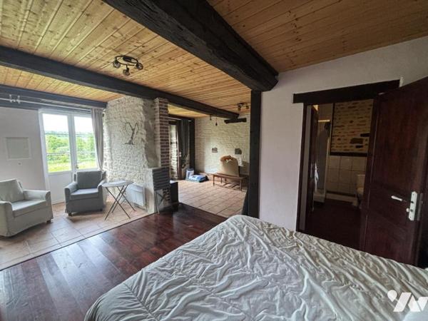 SECTEUR SAINT JEAN LE BLANC / PROPRIÉTÉ EN PIERRE AVEC TERRAIN D'ENVIRON 1.5HA