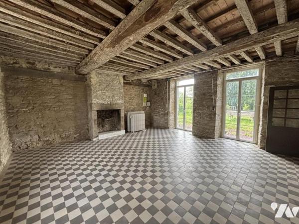 SECTEUR SAINT JEAN LE BLANC / PROPRIÉTÉ EN PIERRE AVEC TERRAIN D'ENVIRON 1.5HA